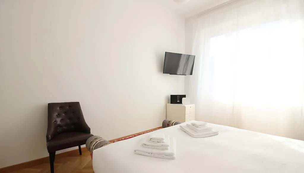 Apartament Italianway-Beatrice D'Este 37 Mediolan